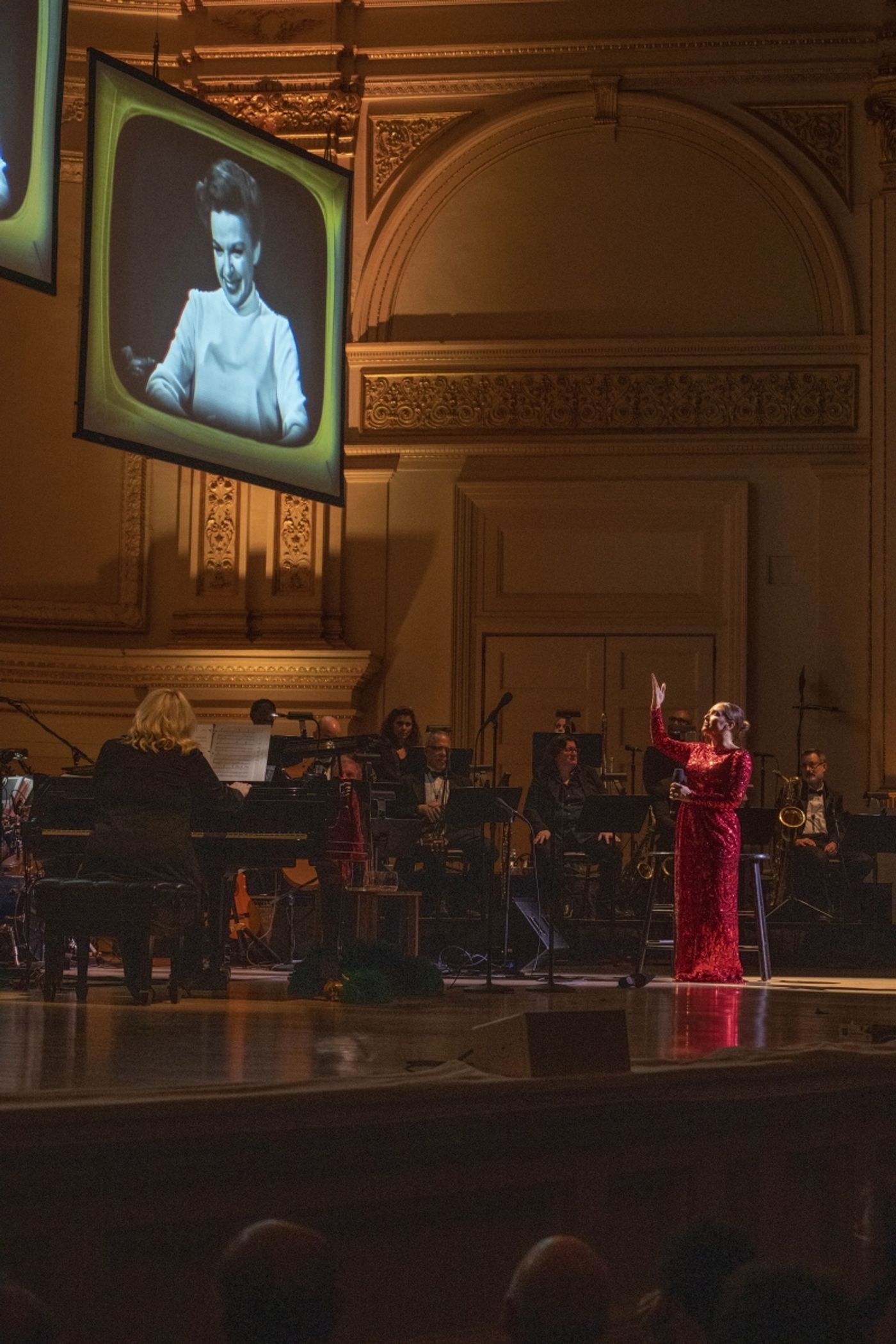 Review: Jessica Vosk GET HAPPY Gives Carnegie Hall A Merry Little Christmas  Image