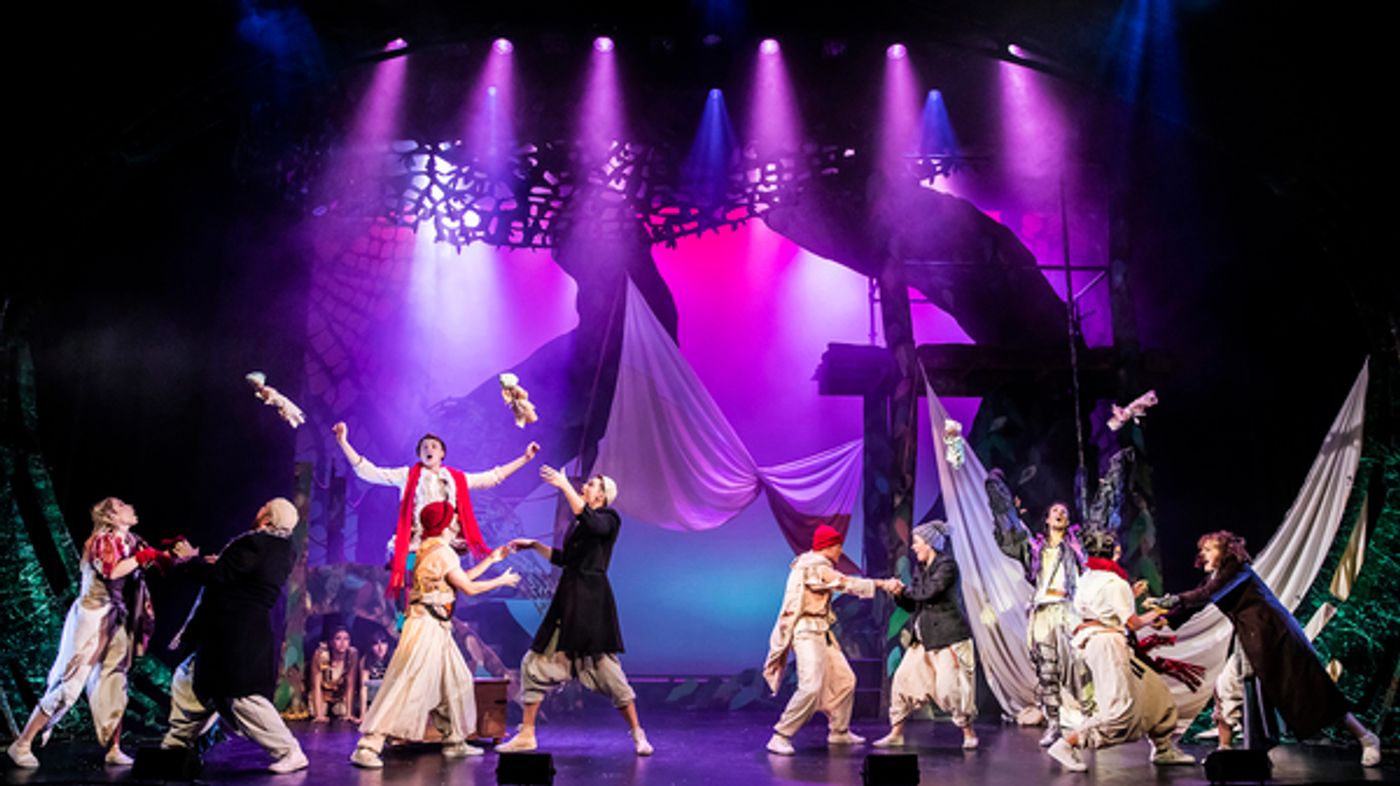 Photos: First Look at CLAUS THE MUSICAL at the Lowry  Image