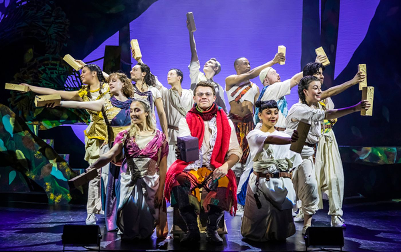 Photos: First Look at CLAUS THE MUSICAL at the Lowry  Image
