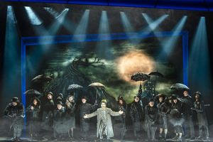 Justin Collette (Beetlejuice) and company @ BroadwayWorld Justin Collette (Beetlejuice) and company Photo