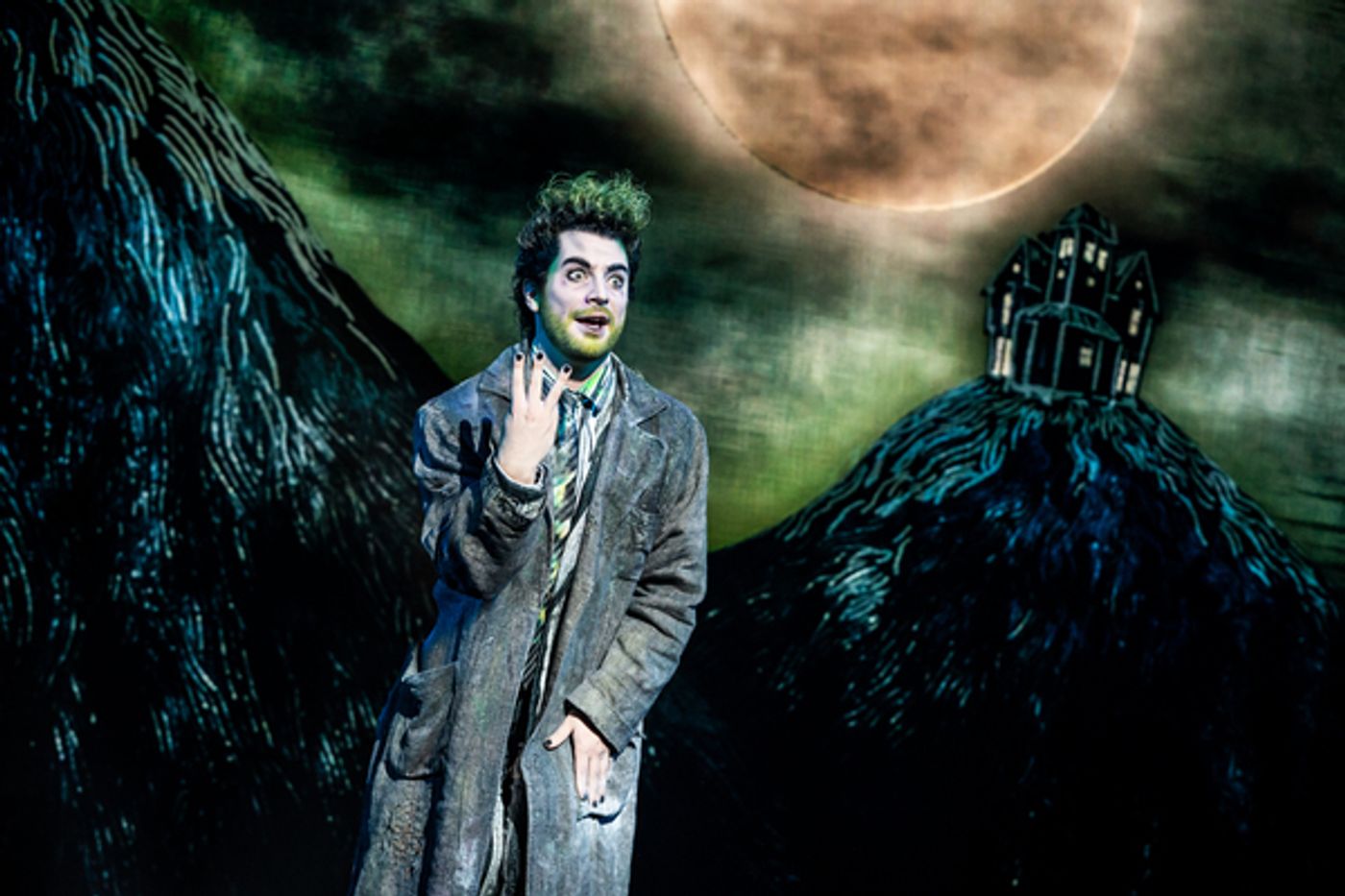 Exclusive: First Look at Justin Collette and the Cast of BEETLEJUICE on Tour  Image