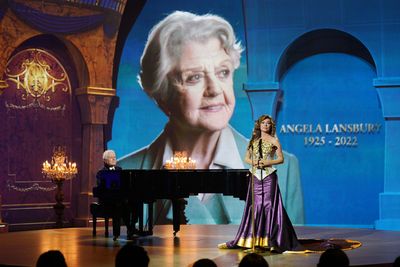 Alan Menken and Shania Twain honor Angela Lansbury Photo