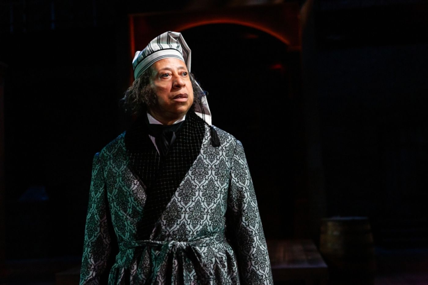 Review: The Traditional A CHRISTMAS CAROL Enraptures Audiences With Its Exciting, New Telling at The Alley Theatre  Image