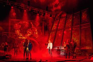 Glenn Adamson and cast Photo