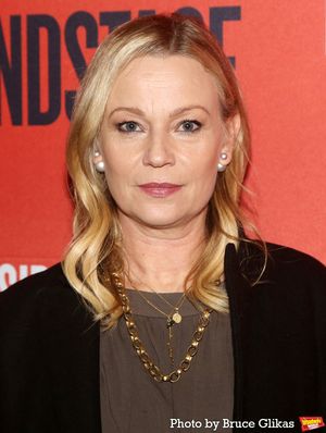 Samantha Mathis Photo