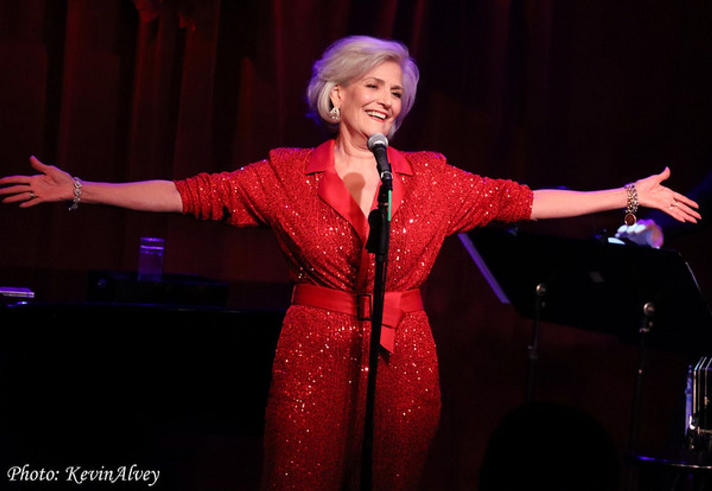 Photos: Karen Mason Celebrates CHRISTMAS! CHRISTMAS! CHRISTMAS! At Birdland  Image