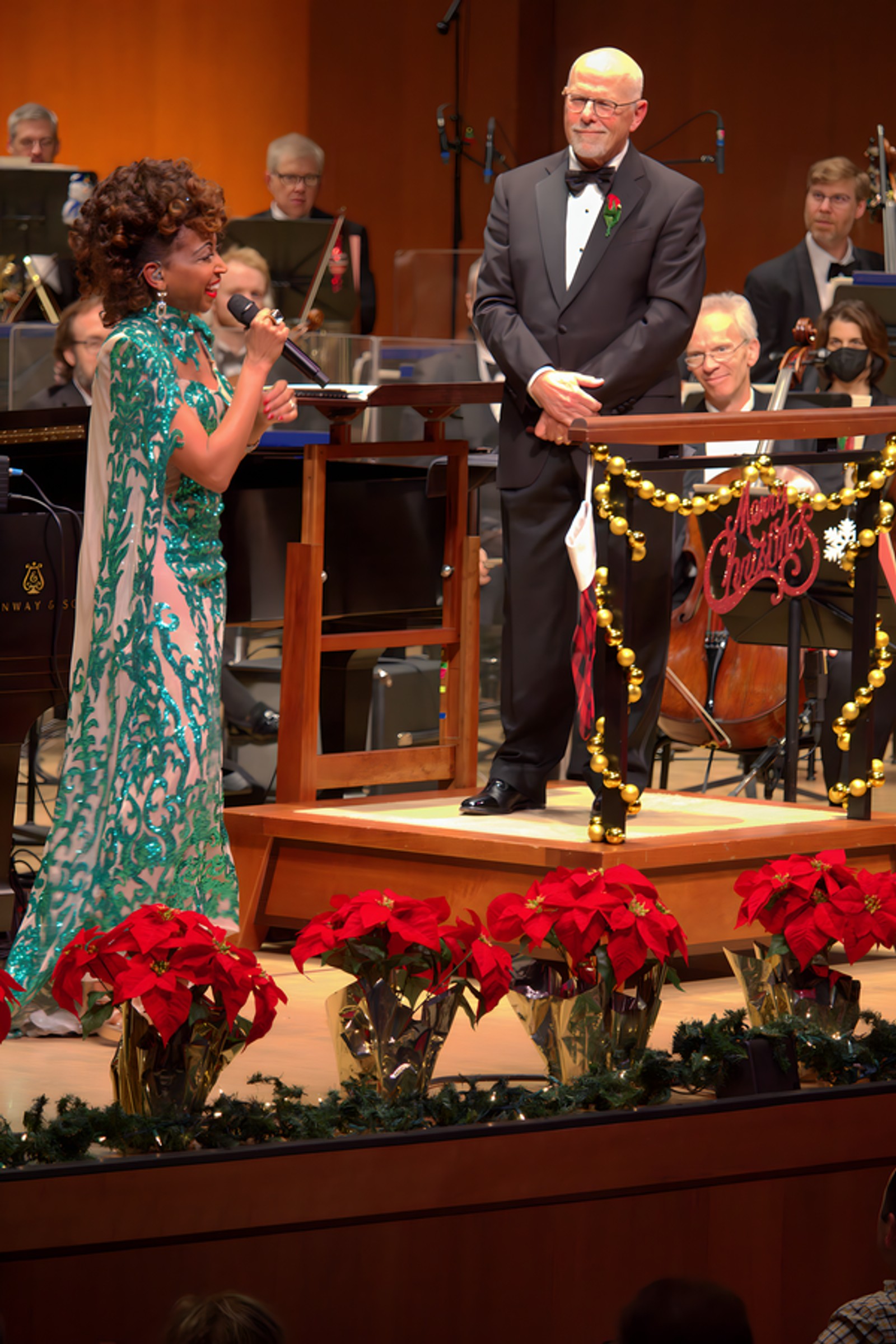 Photos: Broadway & Opera Star N'Kenge Dazzles With Houston Symphony In A VERY MERRY POPS — photo 9 of 17