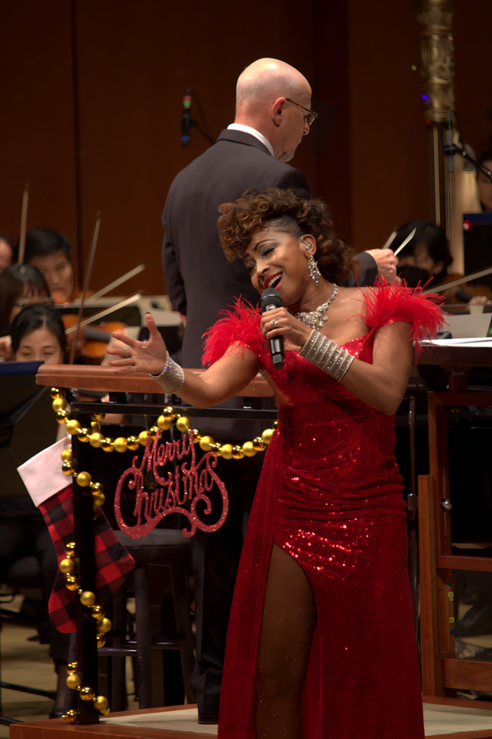 Photos: Broadway & Opera Star N'Kenge Dazzles With Houston Symphony In A VERY MERRY POPS — photo 5 of 17