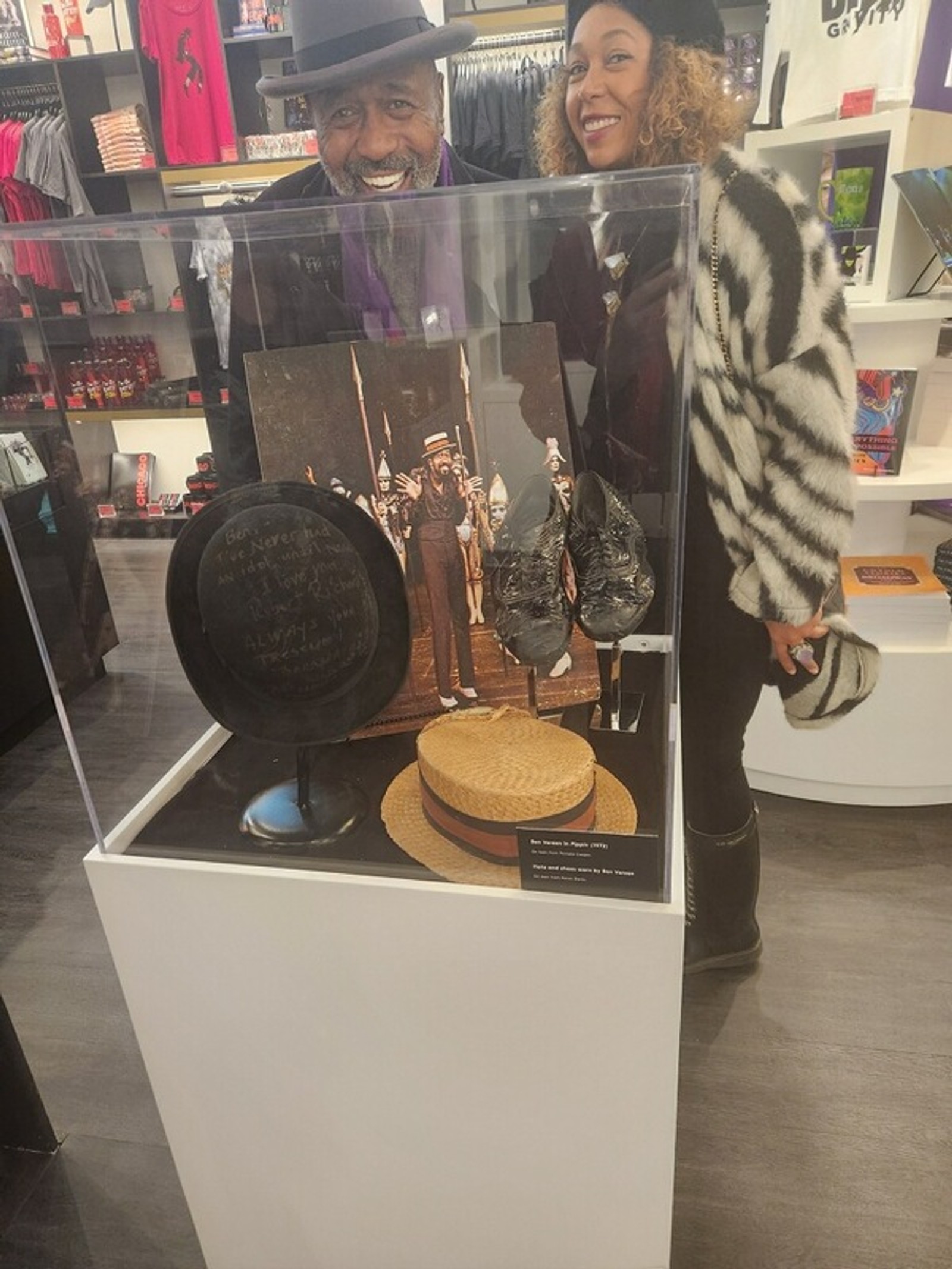 Photos: Ben Vereen Visits the Museum Of Broadway — photo 2 of 2