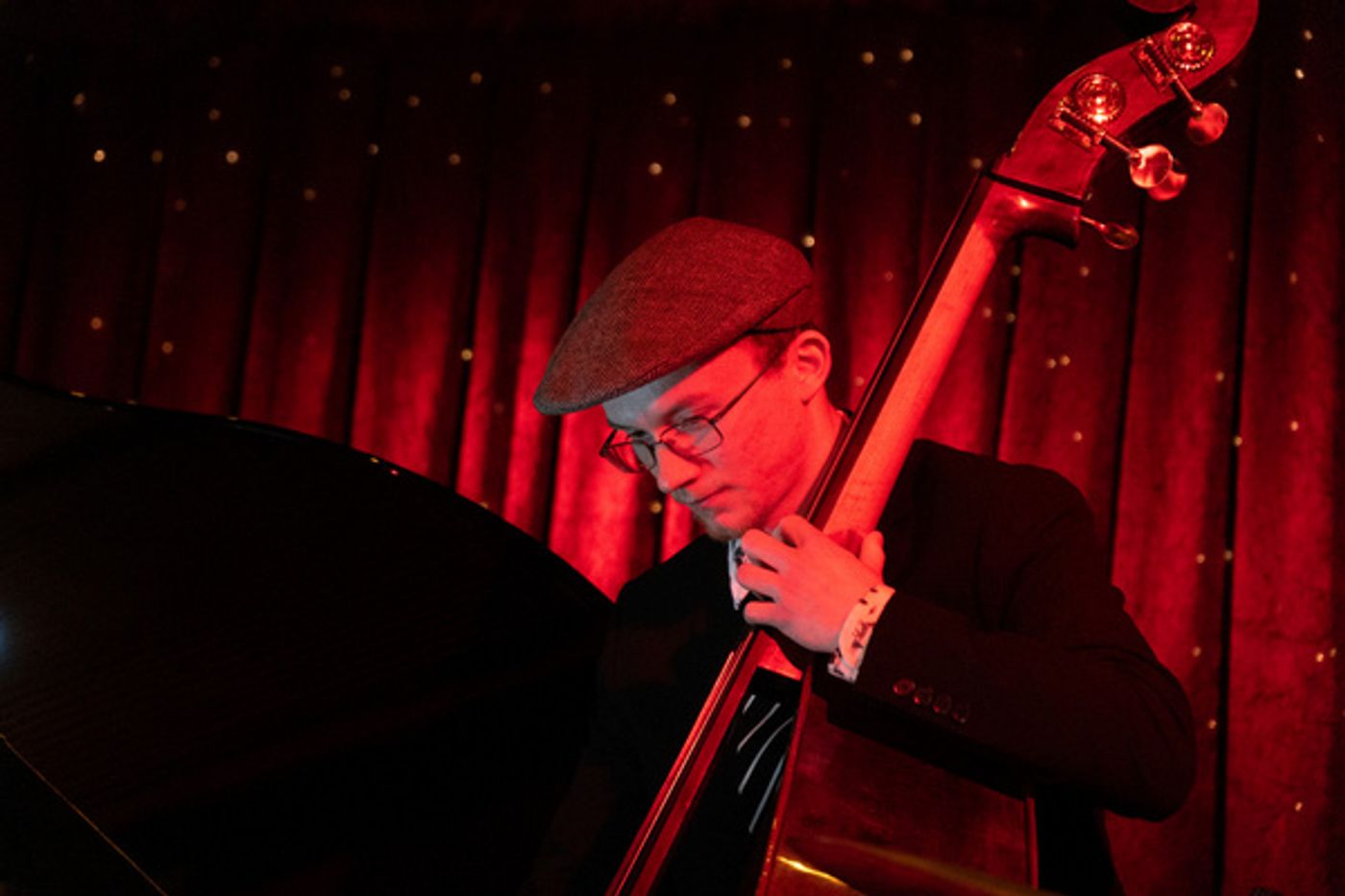 Photos: Go Inside A VERY HARRIS CHRISTMAS at Don't Tell Mama Photos: Go Inside A VERY HARRIS CHRISTMAS at Don't Tell Mama Image