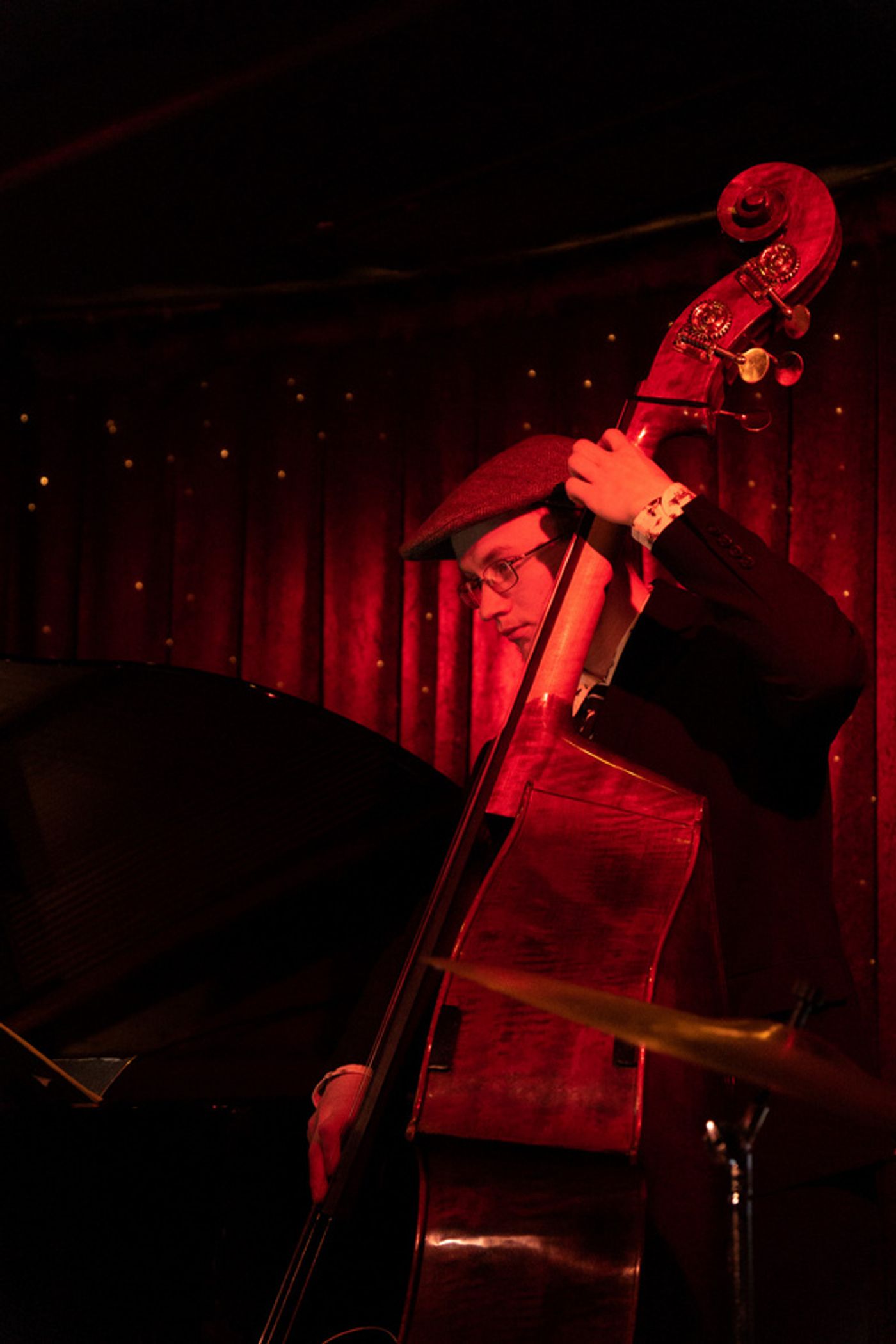 Photos: Go Inside A VERY HARRIS CHRISTMAS at Don't Tell Mama Photos: Go Inside A VERY HARRIS CHRISTMAS at Don't Tell Mama Image