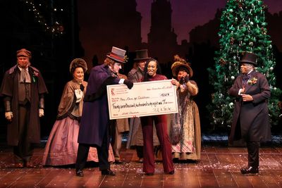 Stephen F. Schmidt, LaToya Clark, Craig Wallace and the ensemble of A CHRISTMAS CAROL Photo