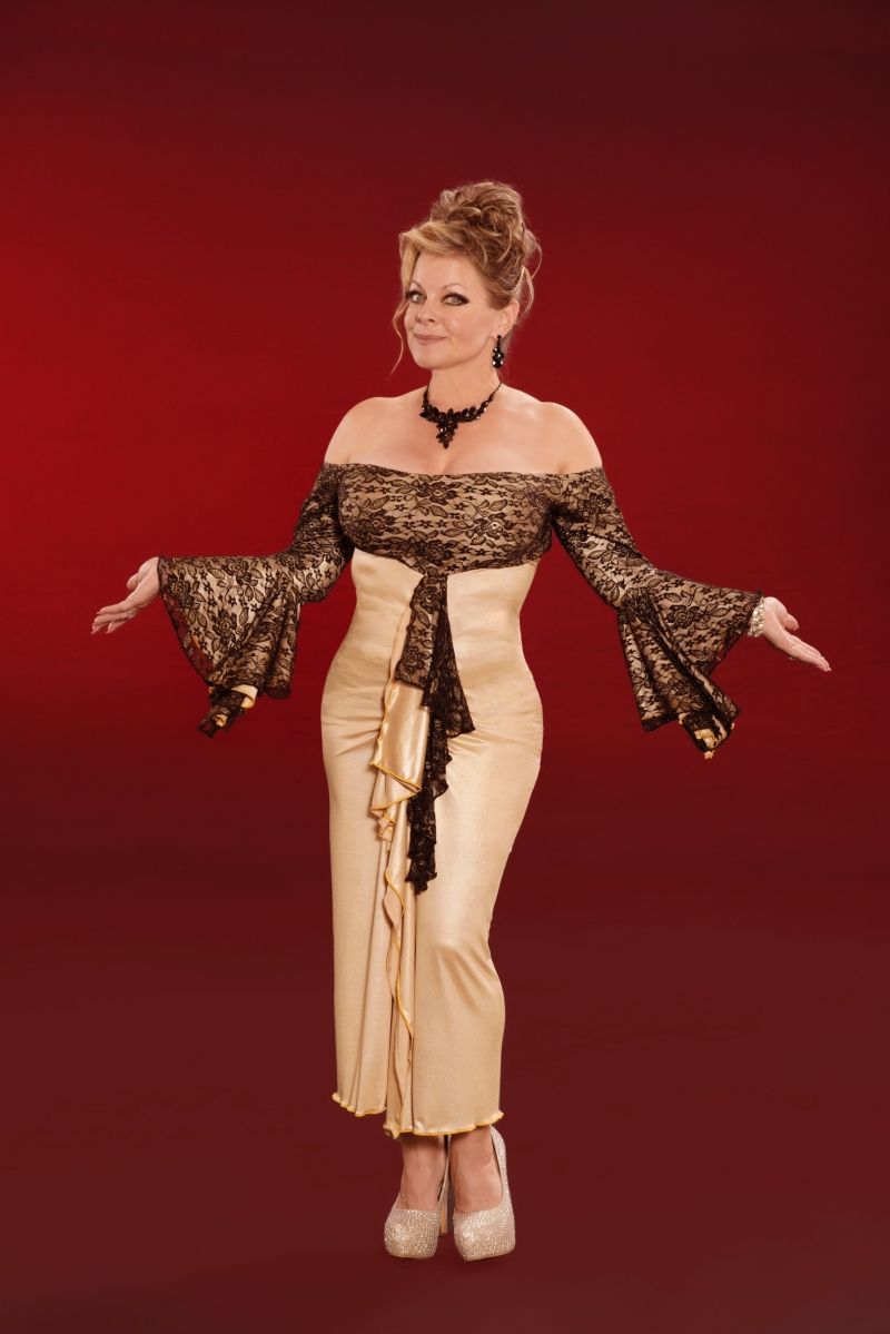 Feature: COOP'S CABARET AND HOT SPOT DEBUTS WITH A SHOW AND LUNCH SERIES  Image