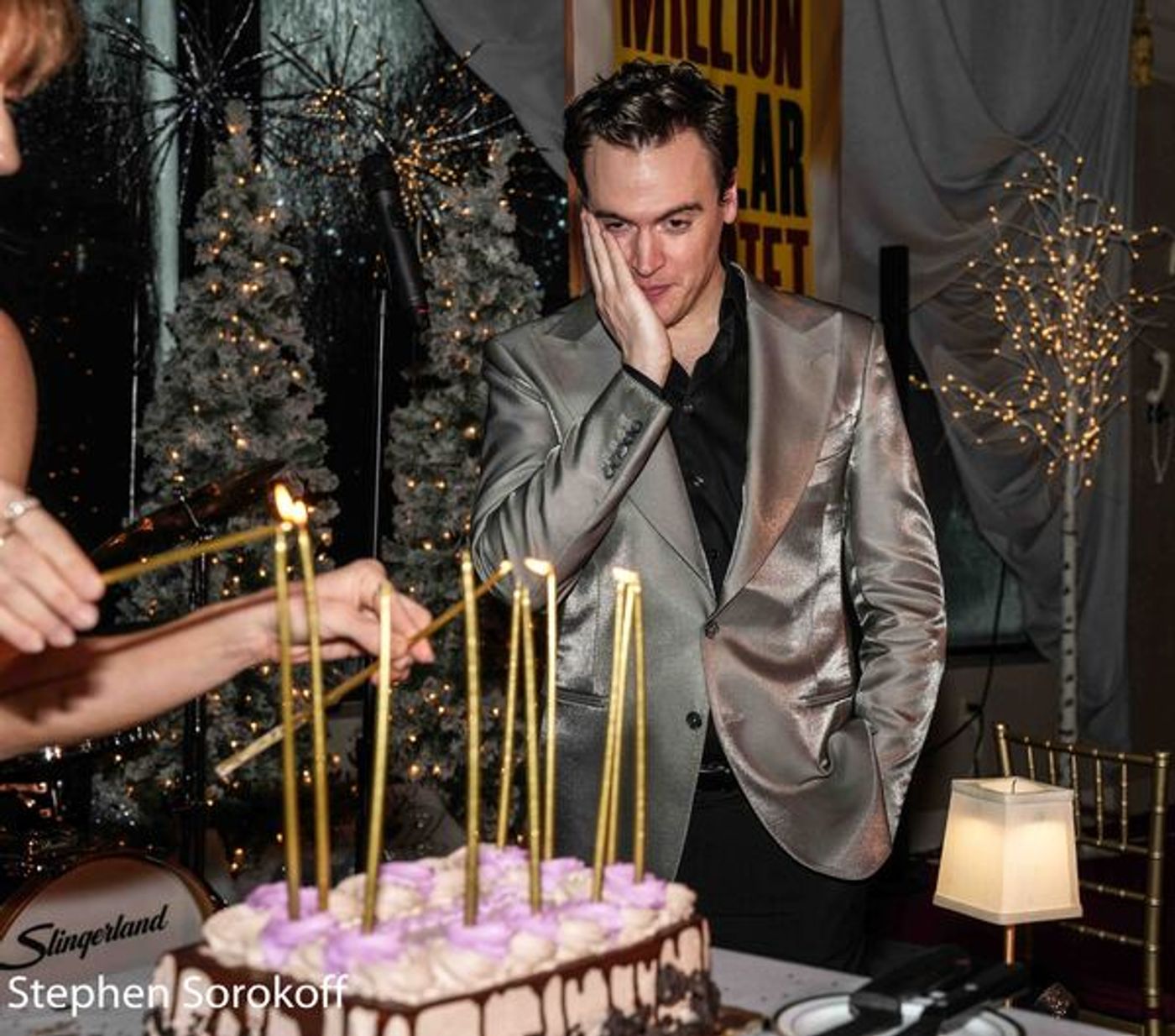 Photos: Erich Bergen Rings in the New Year at the Wick Theatre  Image