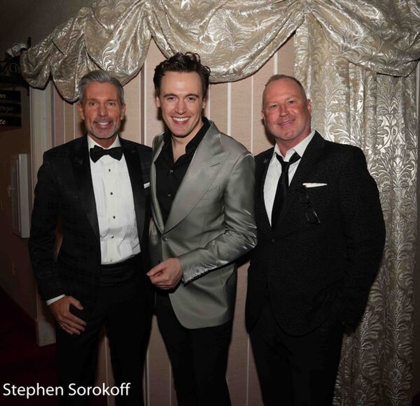 Photos: Erich Bergen Rings in the New Year at the Wick Theatre  Image