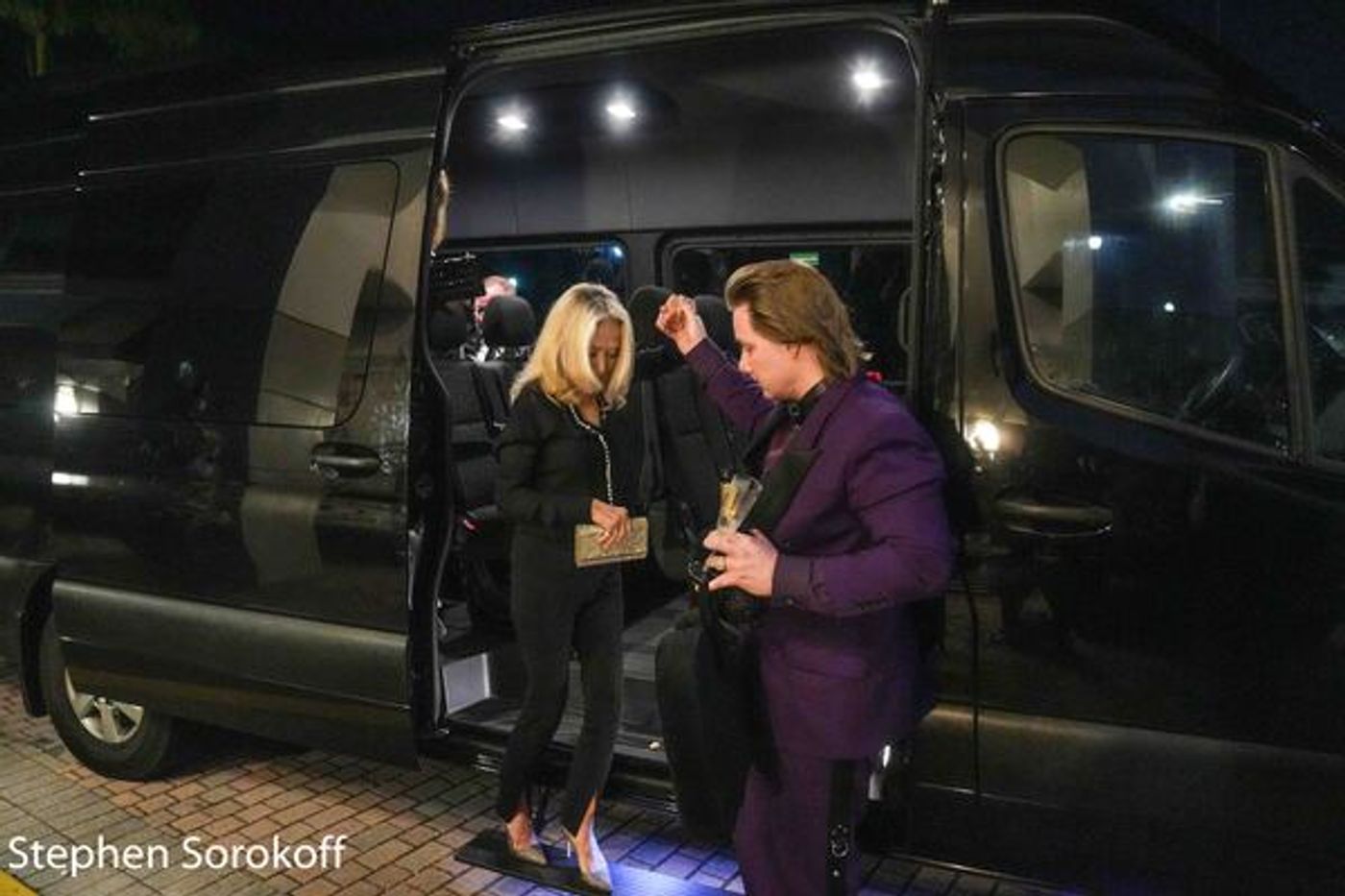 Photos: Erich Bergen Rings in the New Year at the Wick Theatre  Image