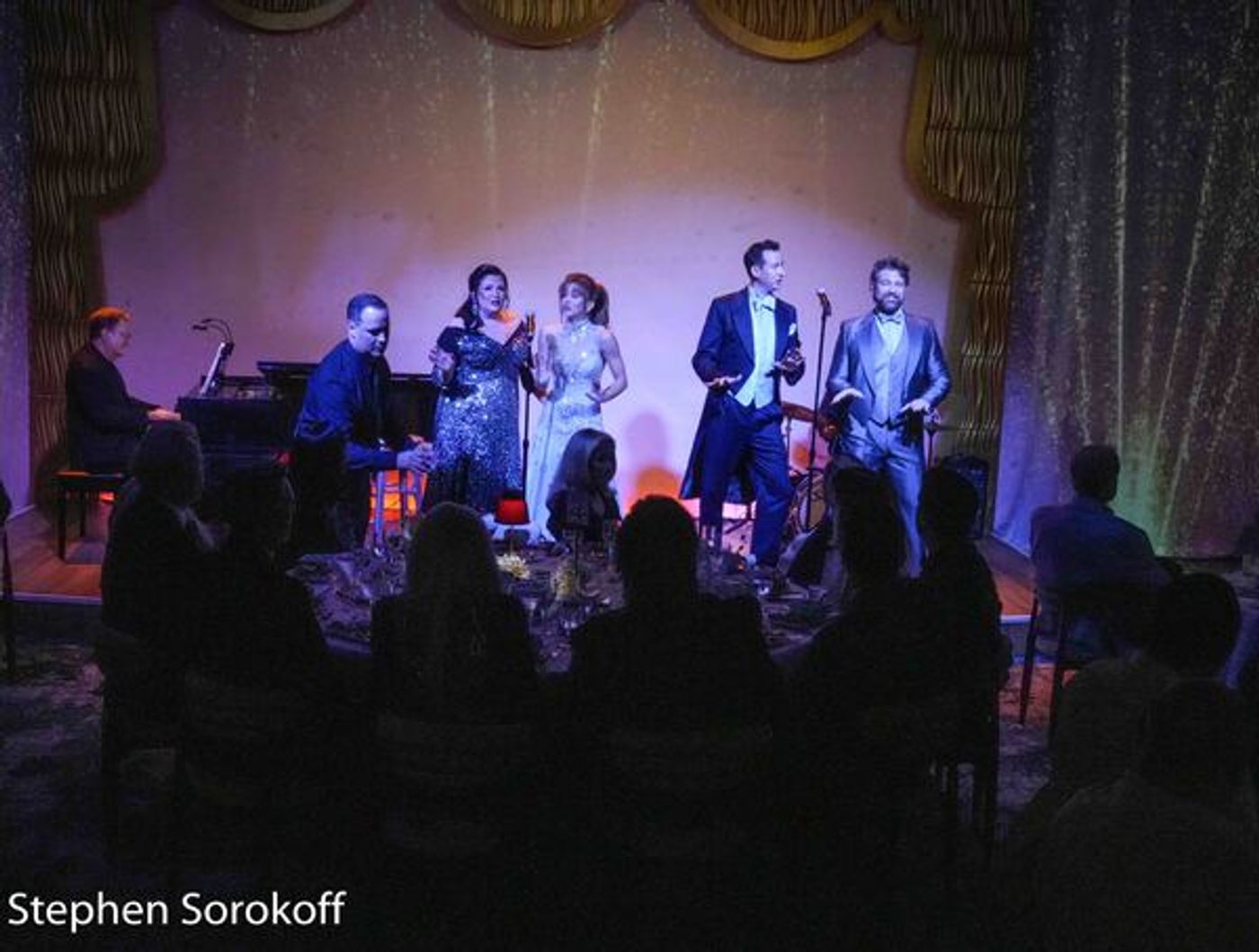 Photos: Erich Bergen Rings in the New Year at the Wick Theatre  Image