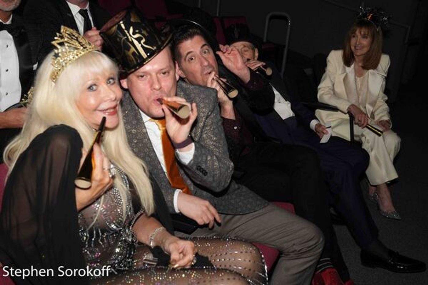 Photos: Erich Bergen Rings in the New Year at the Wick Theatre  Image