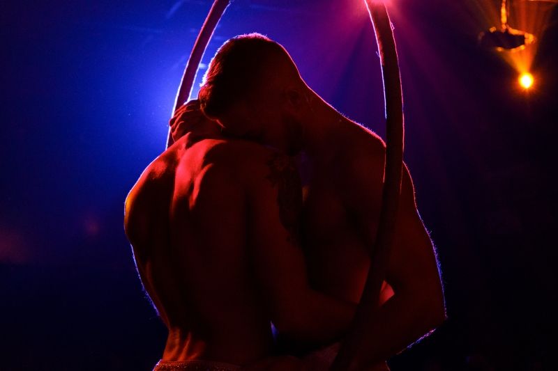 Review: AIROTIC SOIREE at HK Hall Puts Athletes and Artists In Sexy Sequins On Delectable Display Image