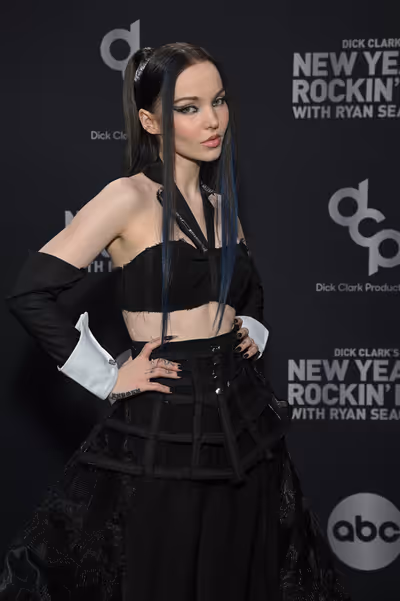 Dove Cameron Photo