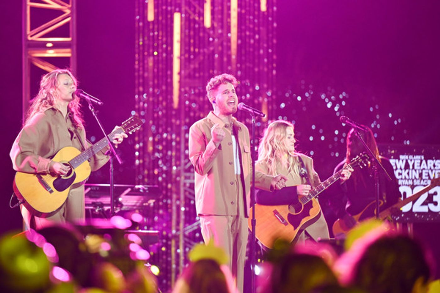 Photos: Ben Platt, Billy Porter & More Celebrate 2023 on NEW YEAR'S ROCKIN' EVE  Image