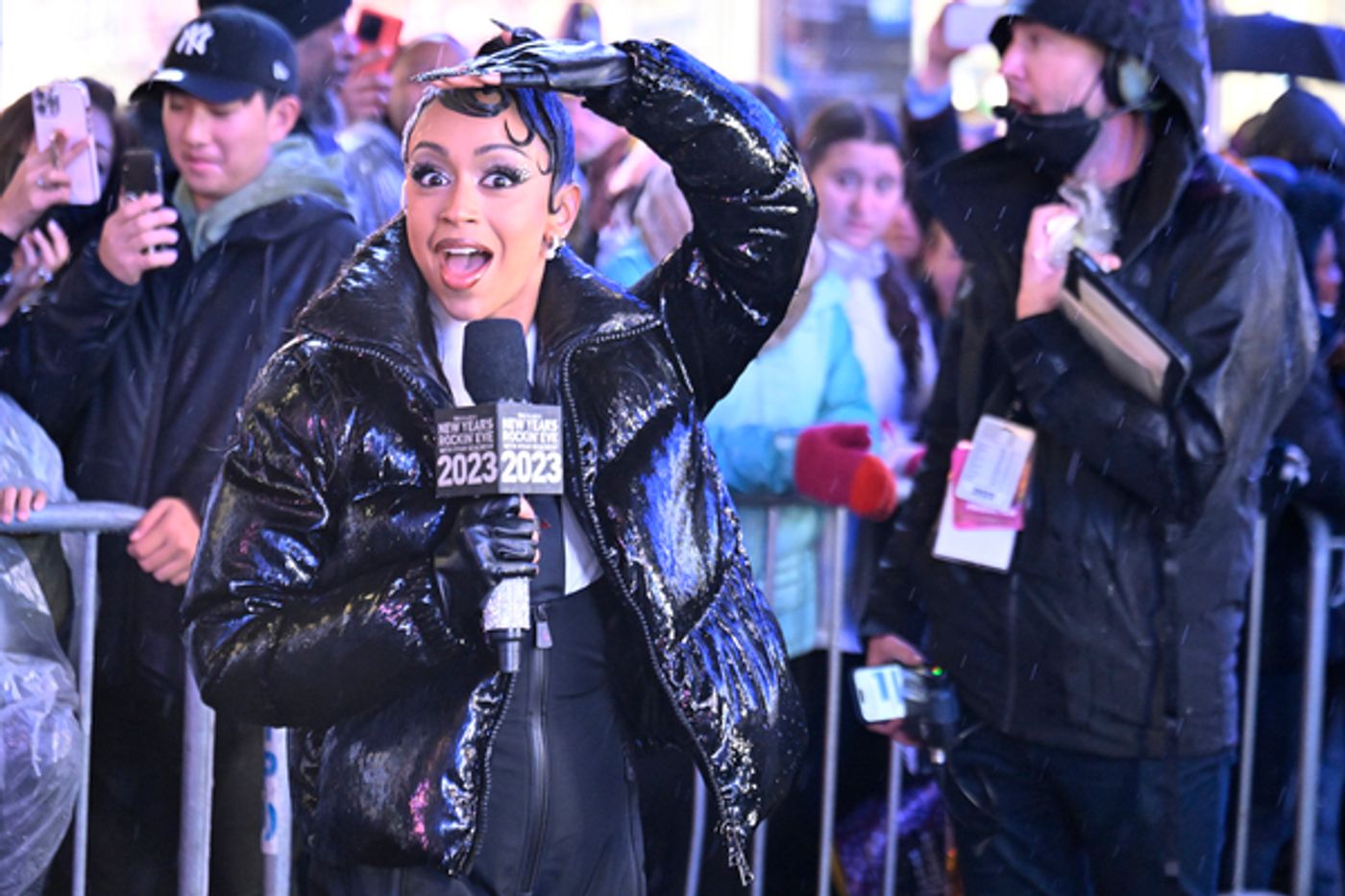 Photos: Ben Platt, Billy Porter & More Celebrate 2023 on NEW YEAR'S ROCKIN' EVE  Image
