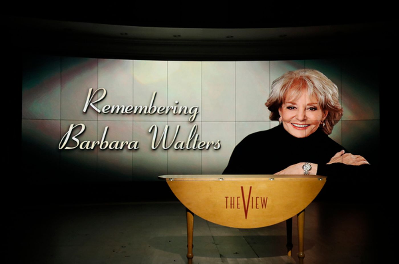 Photos: THE VIEW Co-Hosts Reunite to Honor Barbara Walters  Image