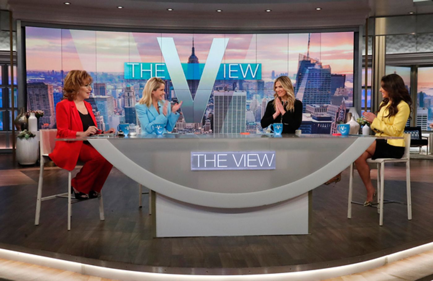 Photos: THE VIEW Co-Hosts Reunite to Honor Barbara Walters  Image