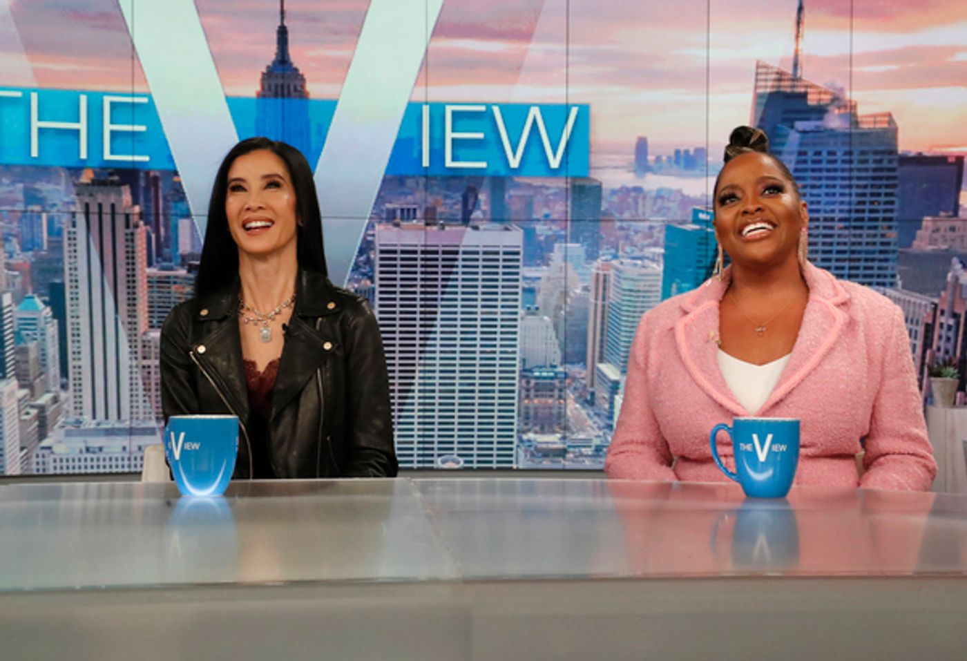 Photos: THE VIEW Co-Hosts Reunite to Honor Barbara Walters  Image