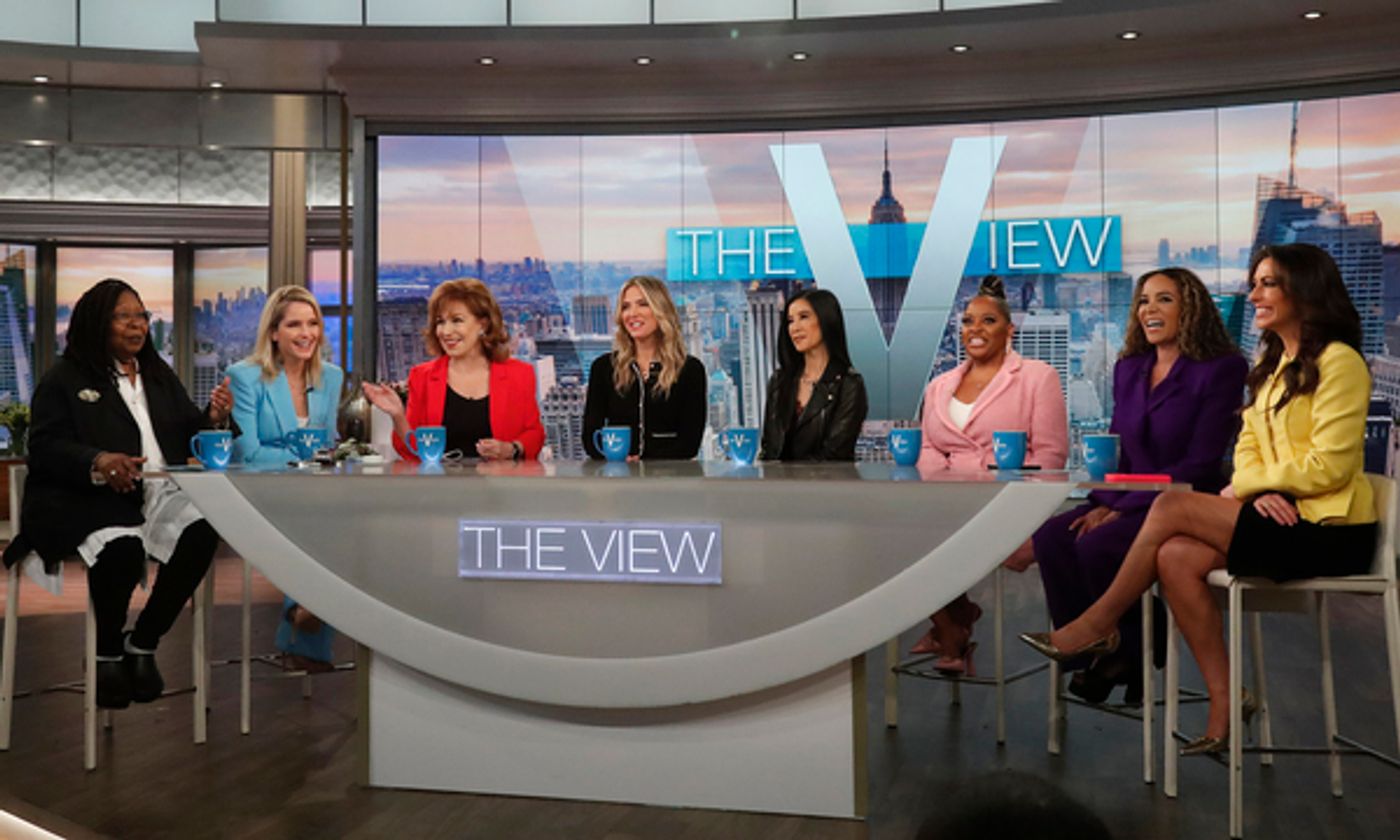 Photos: THE VIEW Co-Hosts Reunite to Honor Barbara Walters  Image
