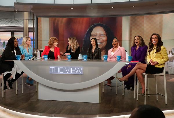 Whoopi Goldberg, Sara Haines, Joy Behar, Debbie Matenopoulos, Lisa Ling, Sherri Sheph Photo