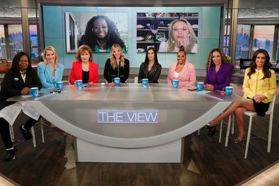 Whoopi Goldberg, Sara Haines, Joy Behar, Debbie Matenopoulos, Lisa Ling, Sherri Sheph Photo