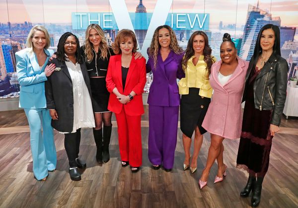 Sara Haines, Whoopi Goldberg, Debbie Matenopoulos, Joy Behar, Sunny Hostin, Alyssa Fa Photo