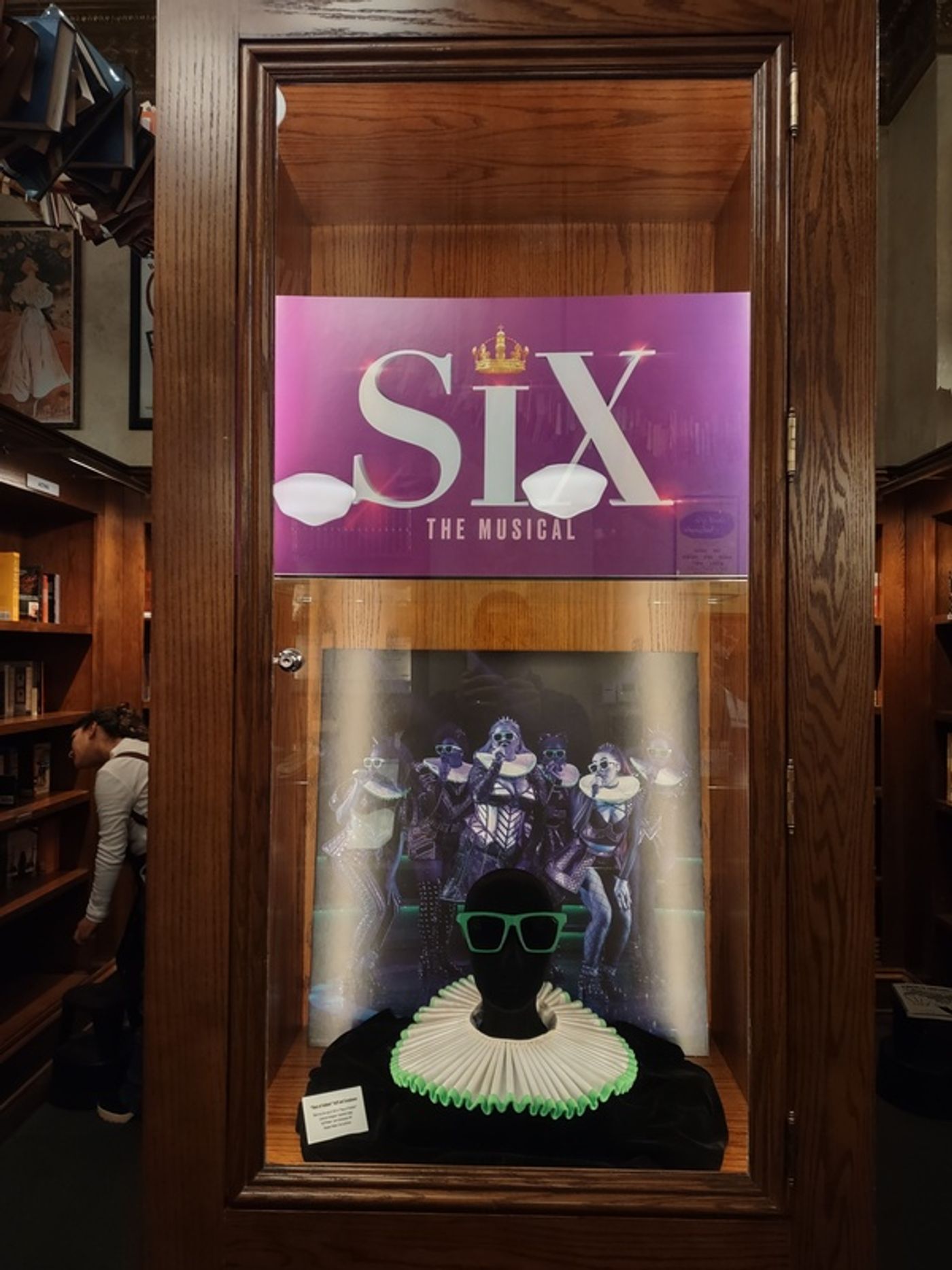 Photos: SIX Takes Over the Drama Book Shop With a New Display Photos: SIX Takes Over the Drama Book Shop With a New Display Image