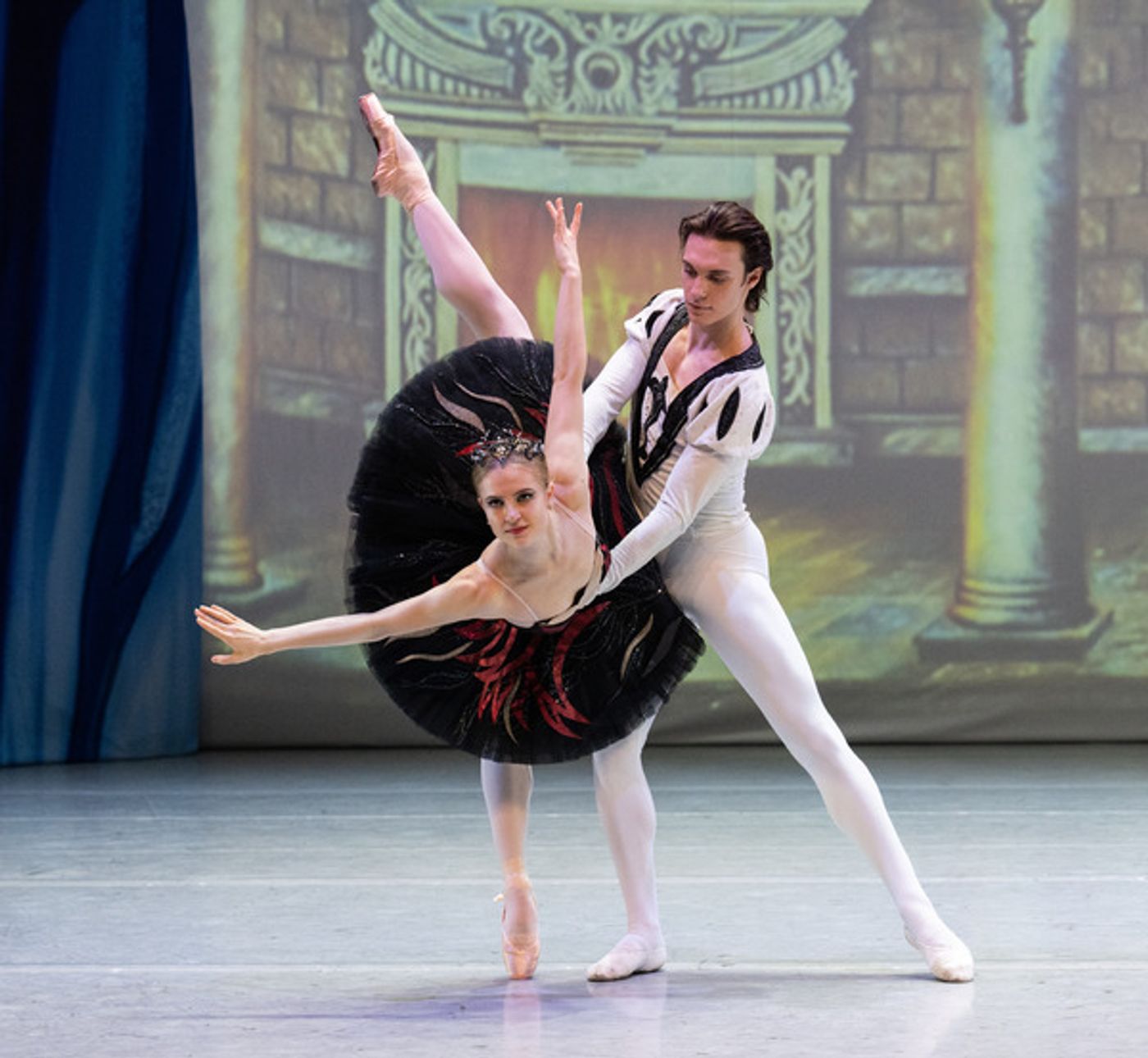 Photos: First Look at SWAN LAKE & THE NUTCRACKER From the Varna International Ballet's Debut UK Tour  Image