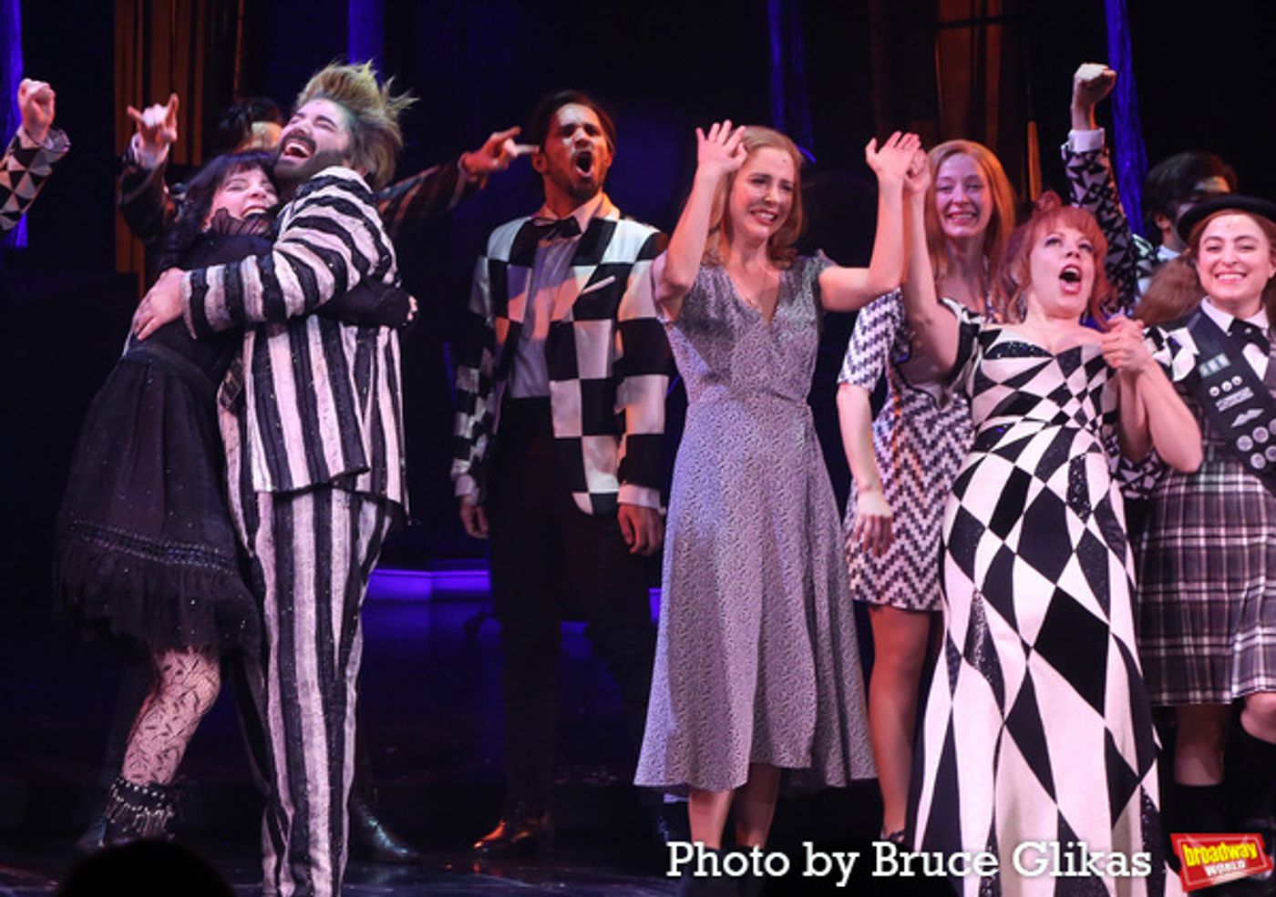 Photos: The Cast of BEETLEJUICE Take Their Closing Night Curtain Call  Image