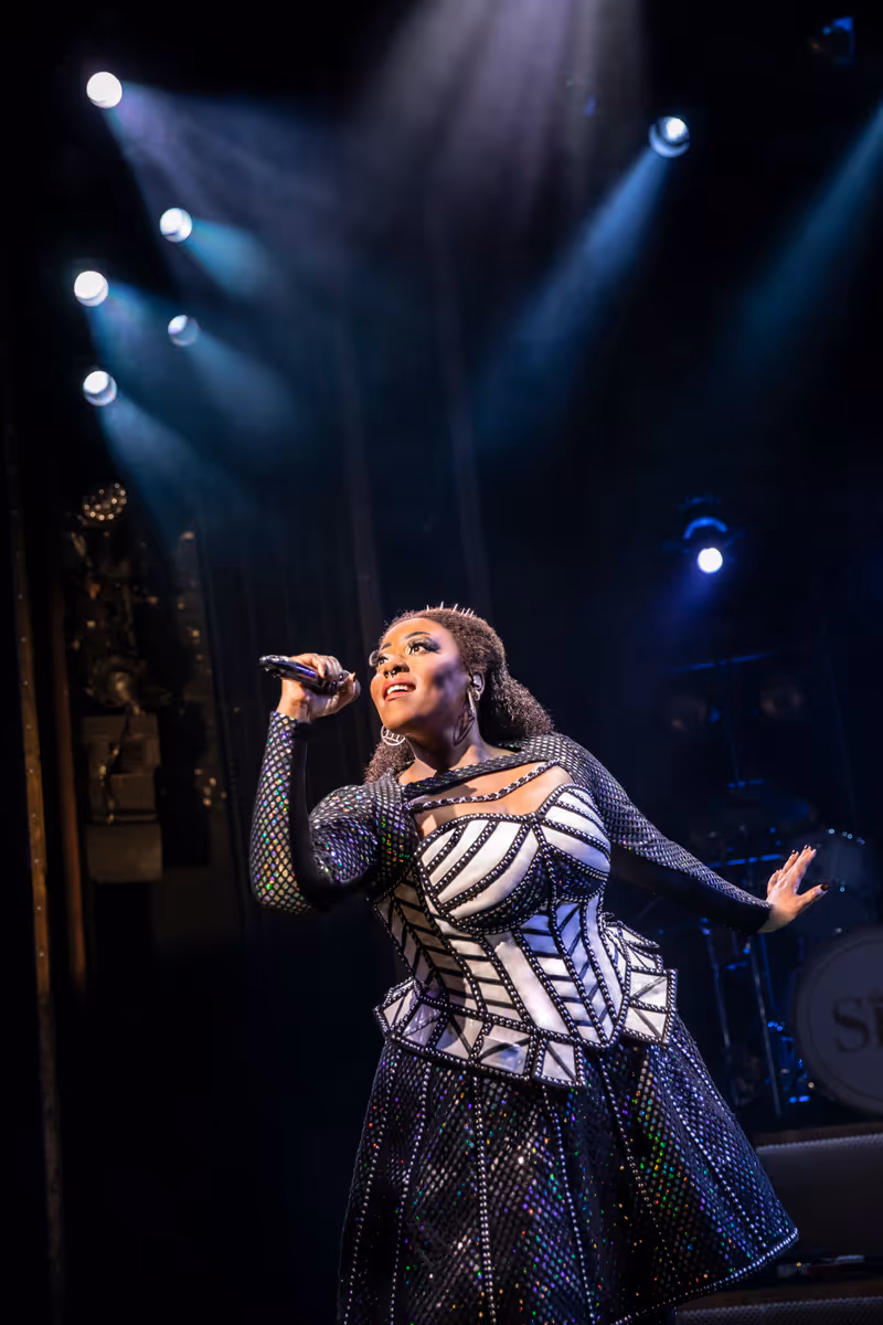 Photos: First Look at the New West End Queens of SIX THE MUSICAL — photo 2 of 10