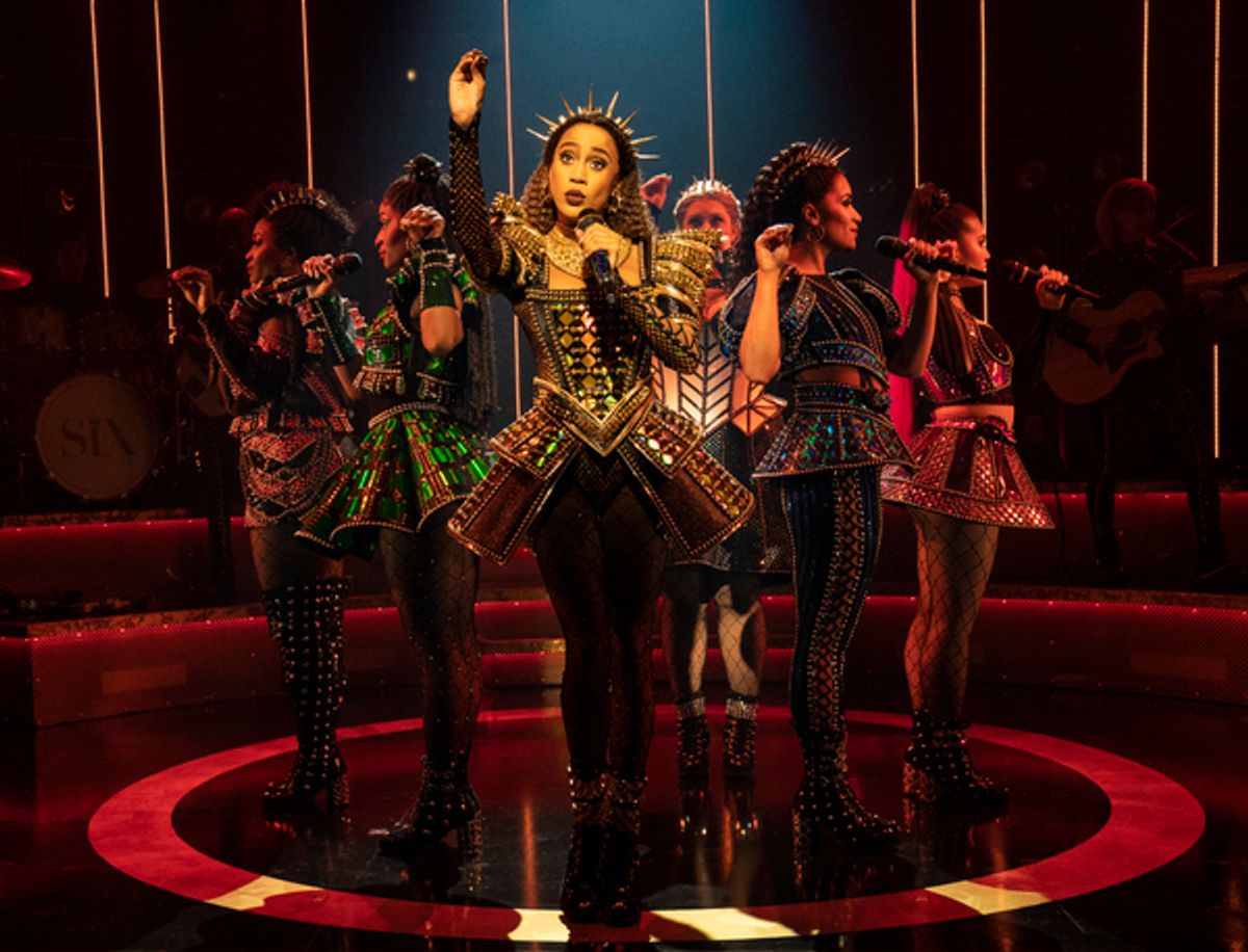  Hailee Kaleem Wright (Catherine of Aragon, center) with (l-r) Nasia Thomas (Anna of Cleves),
Leandra Ellis-Gaston (Anne Boleyn), Bella Coppola (Jane Seymour), Taylor Iman Jones (Catherine Parr), & Zoe
Jensen (Katherine Howard) at 