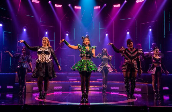 Leandra Ellis-Gaston (Anne Boleyn, center) with (l-r) Taylor Iman Jones (Catherine Pa Photo