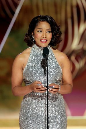 Angela Bassett Photo