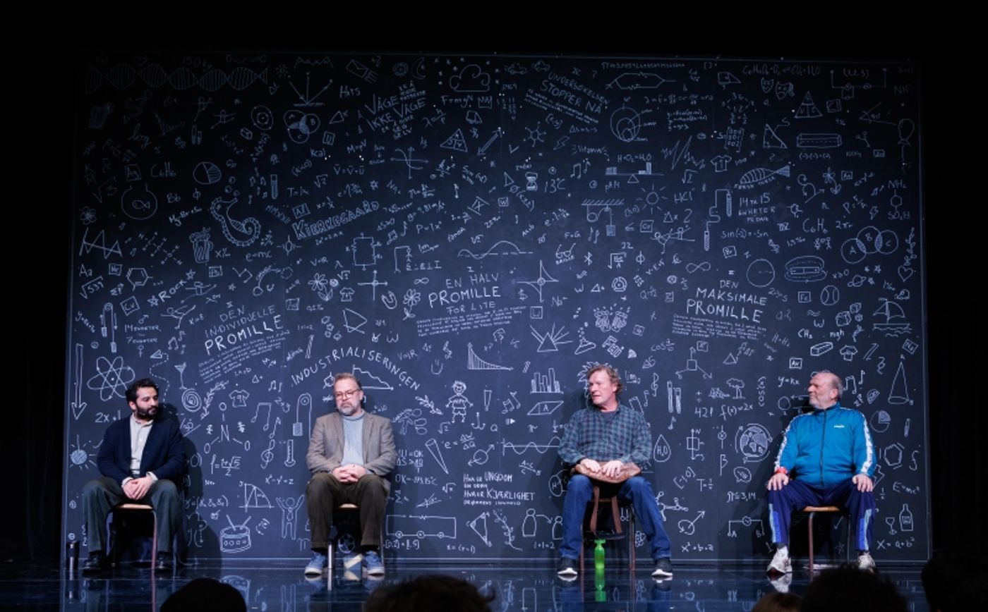 Review: ET GLASS TIL Opens at Christiania Theater  Image