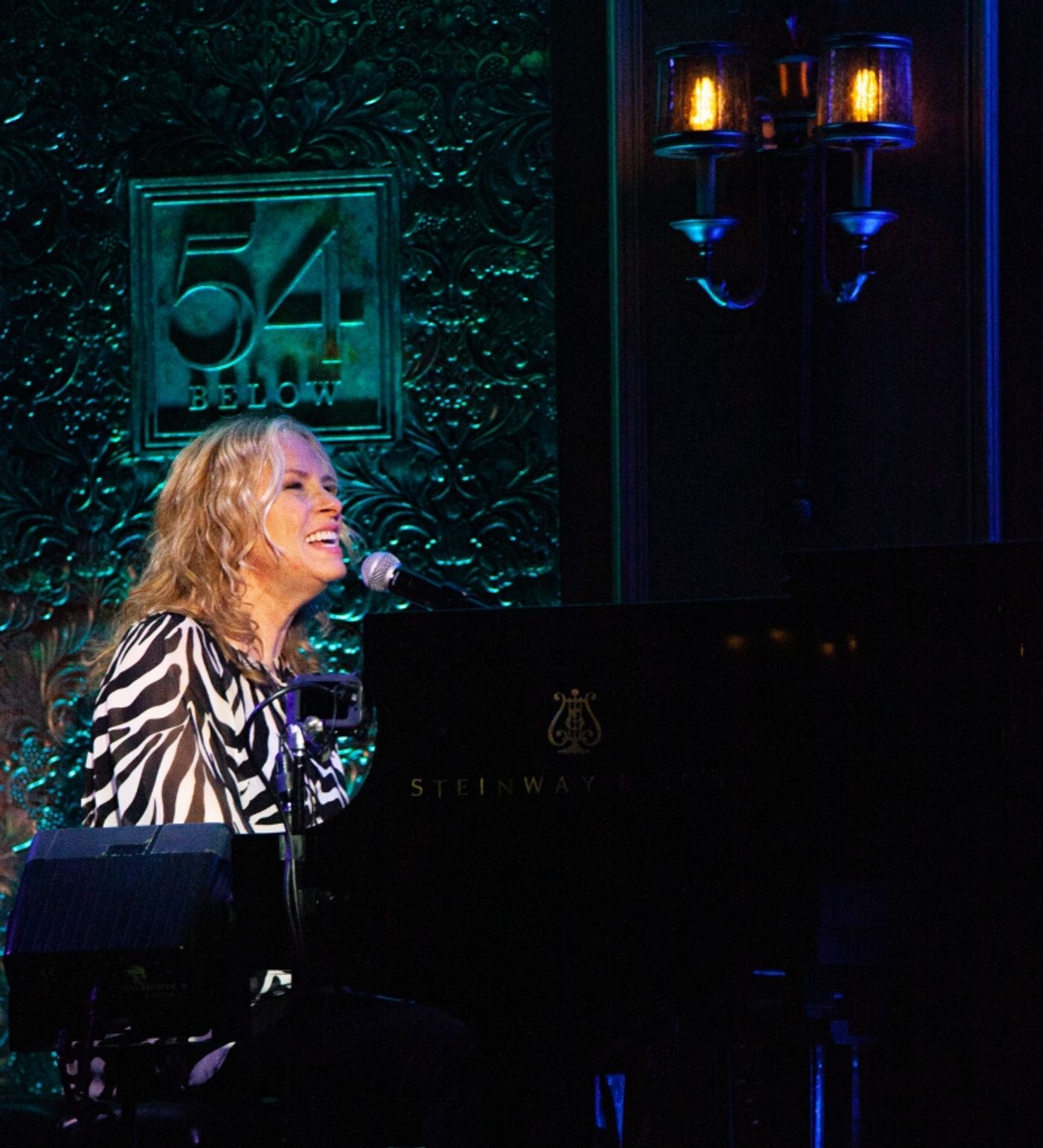Photos: VONDA SHEPARD Brings Friends Old And New To The Stage At 54 Below  Image