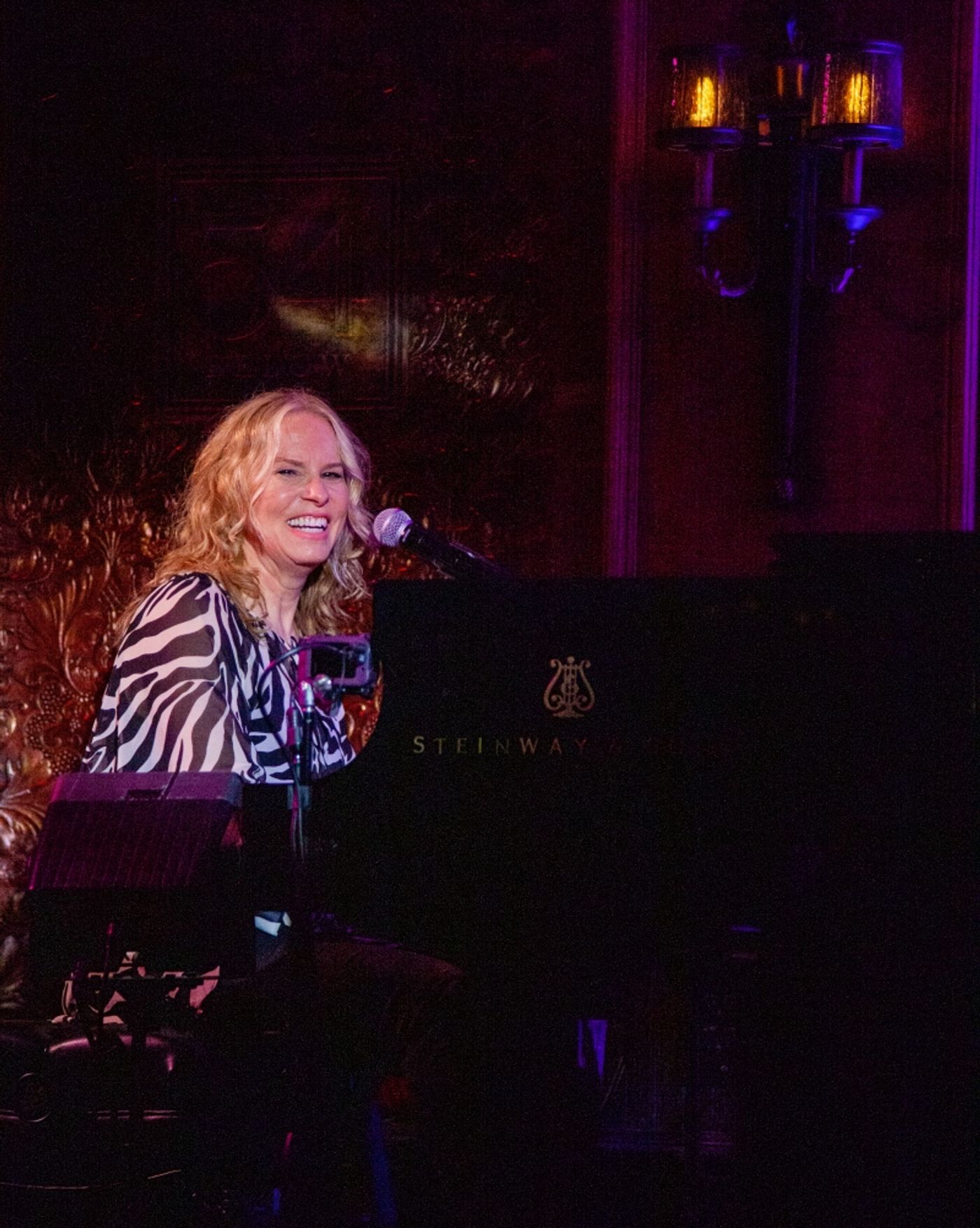 Photos: VONDA SHEPARD Brings Friends Old And New To The Stage At 54 Below  Image
