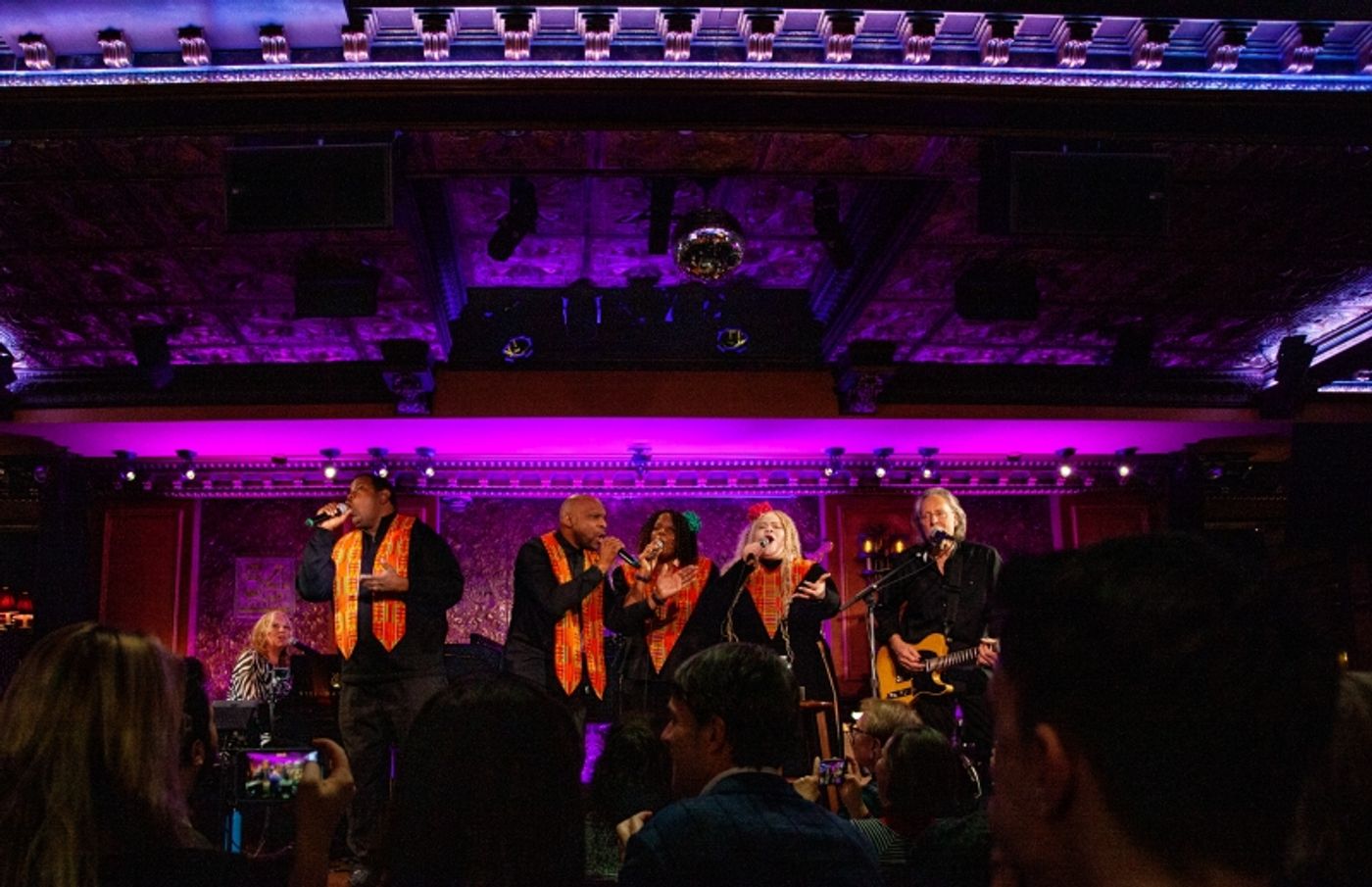 Photos: VONDA SHEPARD Brings Friends Old And New To The Stage At 54 Below  Image