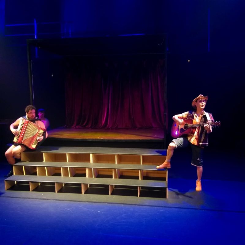 Contemporary Version of Revue Theater is Presented with Drag Queens in REVISTA BABADEIRA  Image