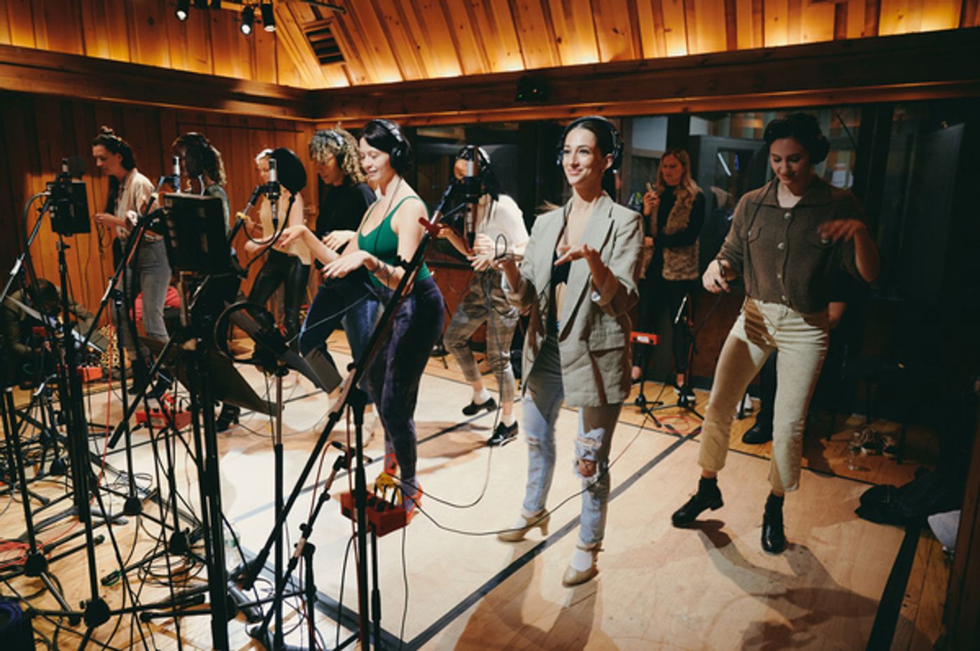 Photos: Behind the Scenes of the Cast of FUNNY GIRL in the Recording Studio  Image