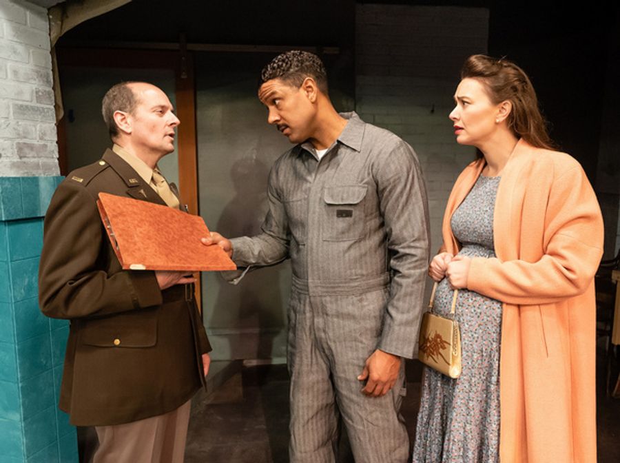 Photos: First Look at Warren Leight's HOME FRONT at Victory Theatre Image