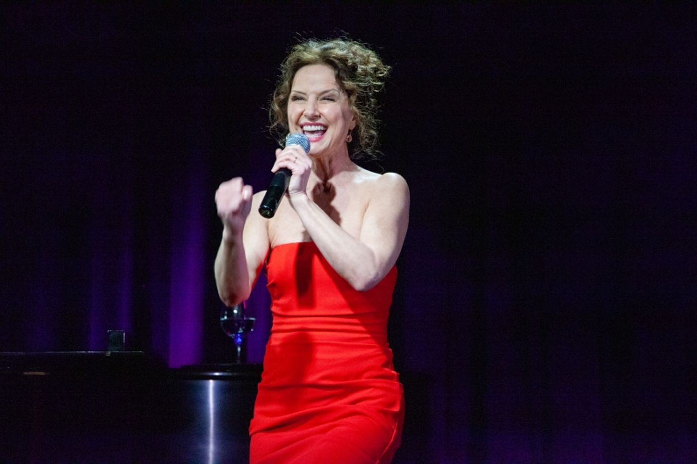 Photos: Jean Louisa Kelly Makes Solo Show Debut In ANYTHING CAN HAPPEN at The Laurie Beechman Theatre  Image