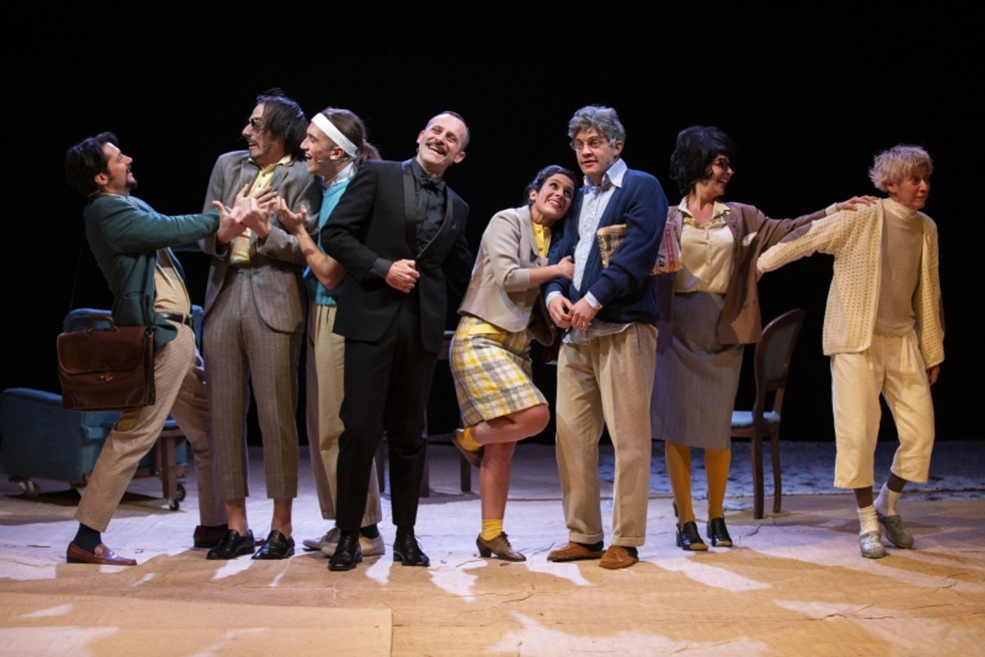 Foto di scena di family modern musical comedy al teatro fontana