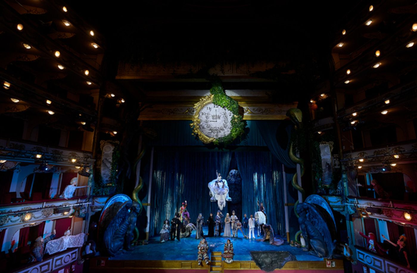 Photos: Nuevas imágenes de LA HISTORIA INTERMINABLE Photos: Nuevas imágenes de LA HISTORIA INTERMINABLE Image